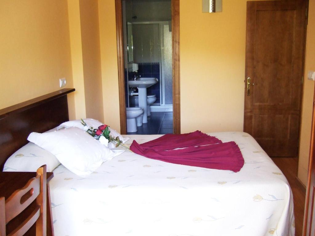 Hotel Restaurante Canero חדר תמונה