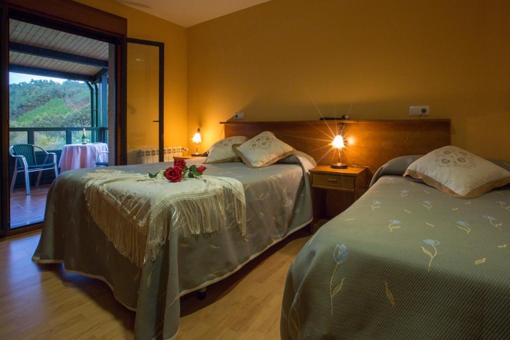 Hotel Restaurante Canero מראה חיצוני תמונה